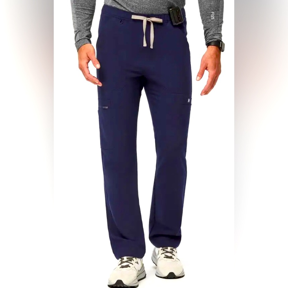 Figs Men’s Cairo Cargo Scrub Pants in Navy, medium